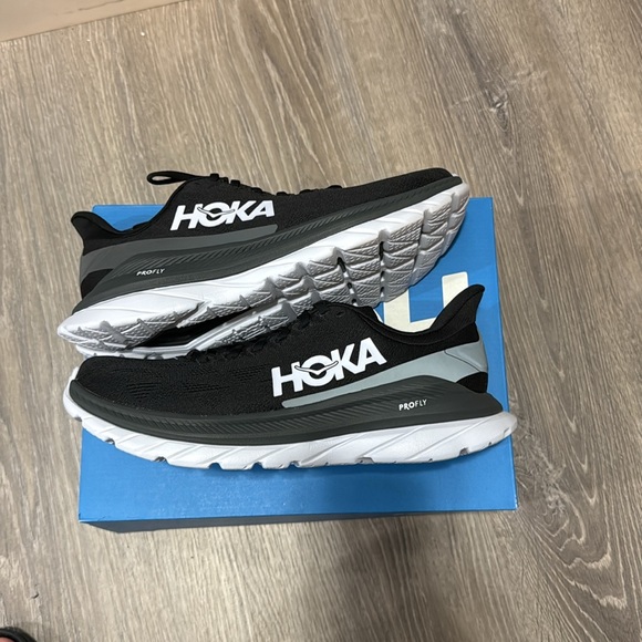 Men’s Hoka Mach 4 New in Box - Picture 3 of 9